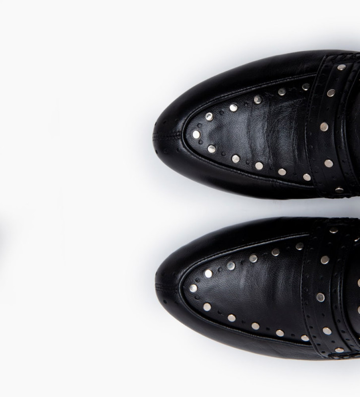 derbies cloutées